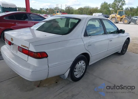 1998 Toyota Camry Le from USA, damaged, VIN JT2BG22K4W0205854